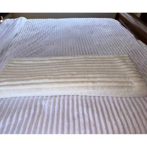 White Fleece Throw Blanket for Couch - Super Soft Cozy Blankets for Women